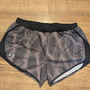 EUC Under Armour Women's Large Fly By Printed Shorts Pink Black
